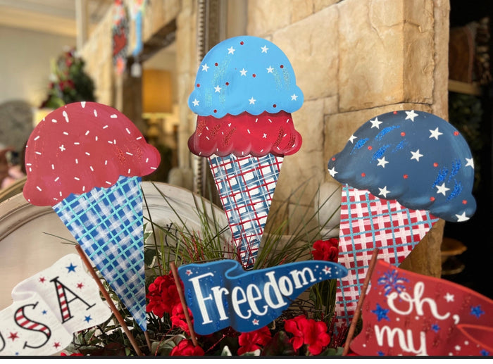 Americana: Freedom & USA Pennant Metal Flag Stakes