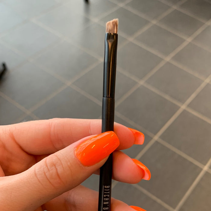 Phami angle brush