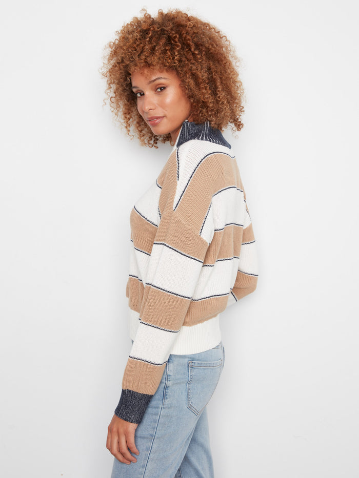 Sweater with contrasting cuffs in camel and white stripes, perfect for cozy days by Charlie B.